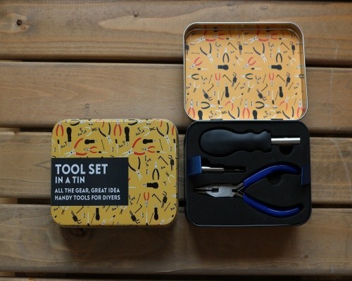 tool set in a tin | Unusual Gifts