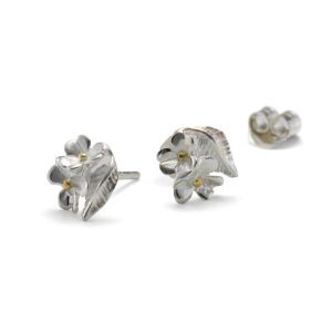 Silver flower stud earring